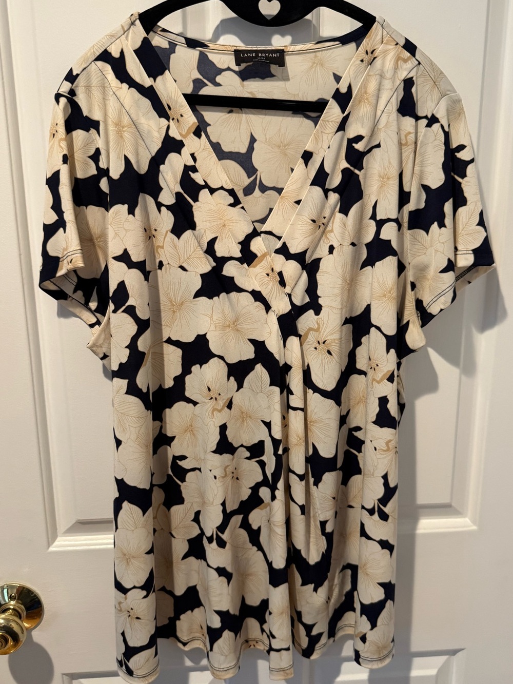 Lane Bryant Navy and Cream Floral V-neck Top 14/16